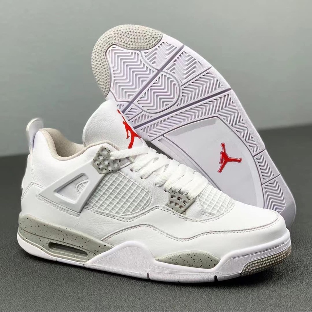 Jordan Retro 4s⚫️⚪️🔥
